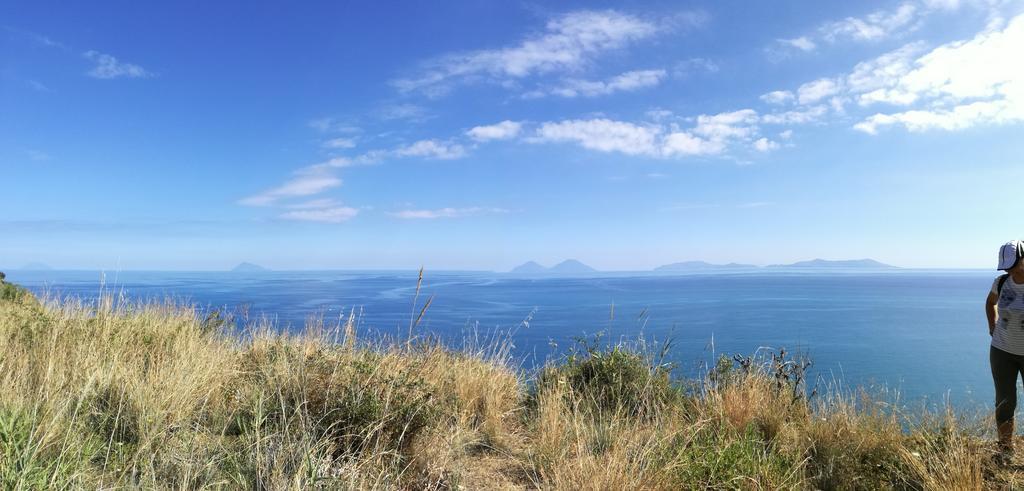 Appartamenti Vacanze Mareemare Capo dʼOrlando Eksteriør bilde